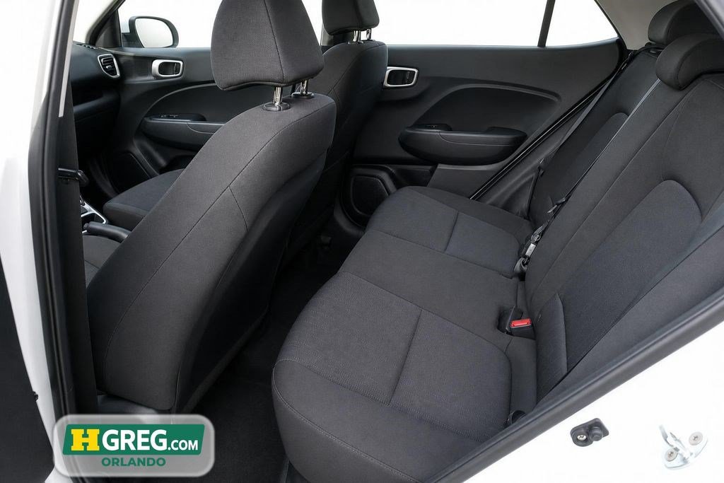 Used 2021 Hyundai Venue SE FWD image 11