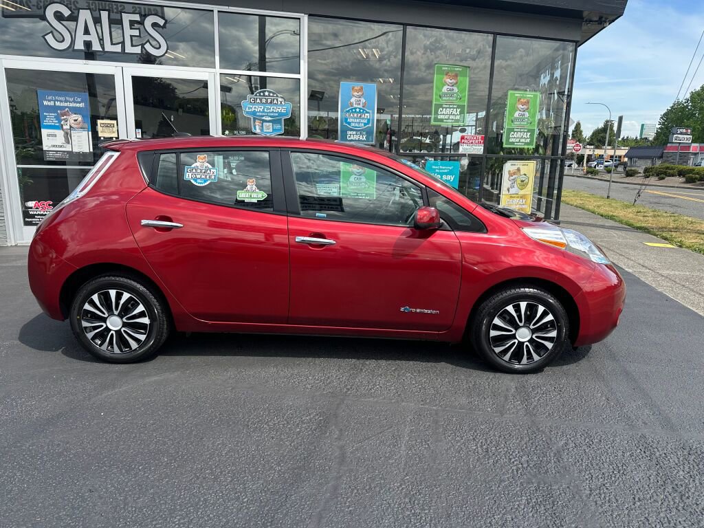 Used 2015 Nissan Leaf S w/ Charge Package FWD image 4
