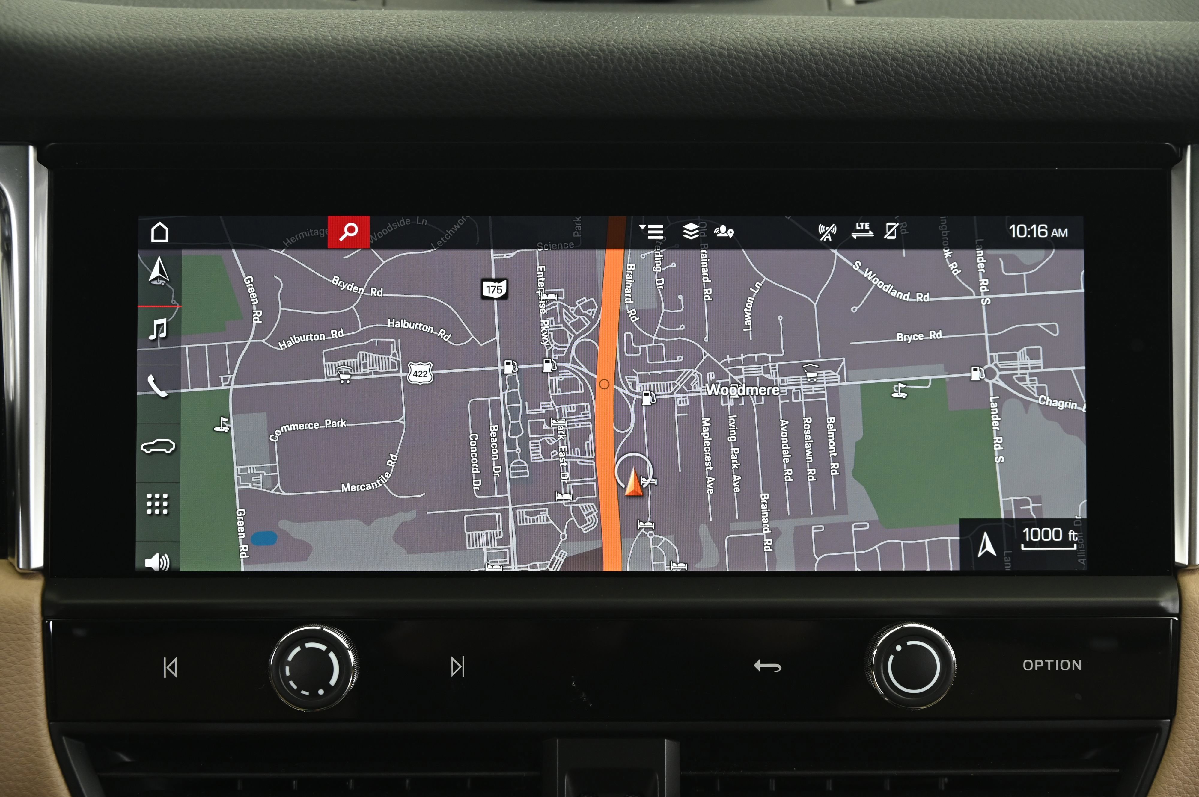 Certified 2024 Porsche Macan image 33