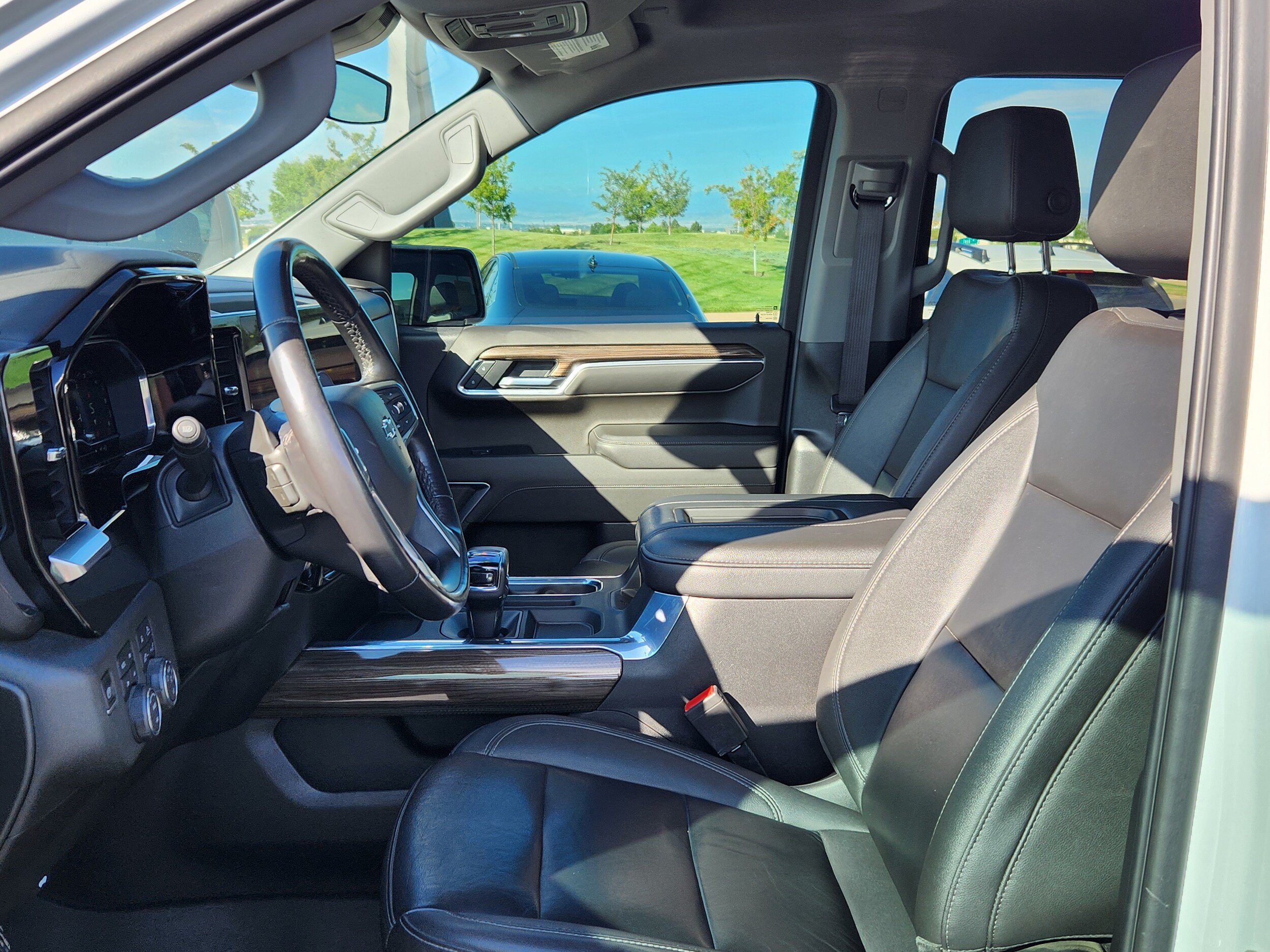 Used 2022 Chevrolet Silverado 1500 RST w/ Redline Edition AWD/4WD image 8