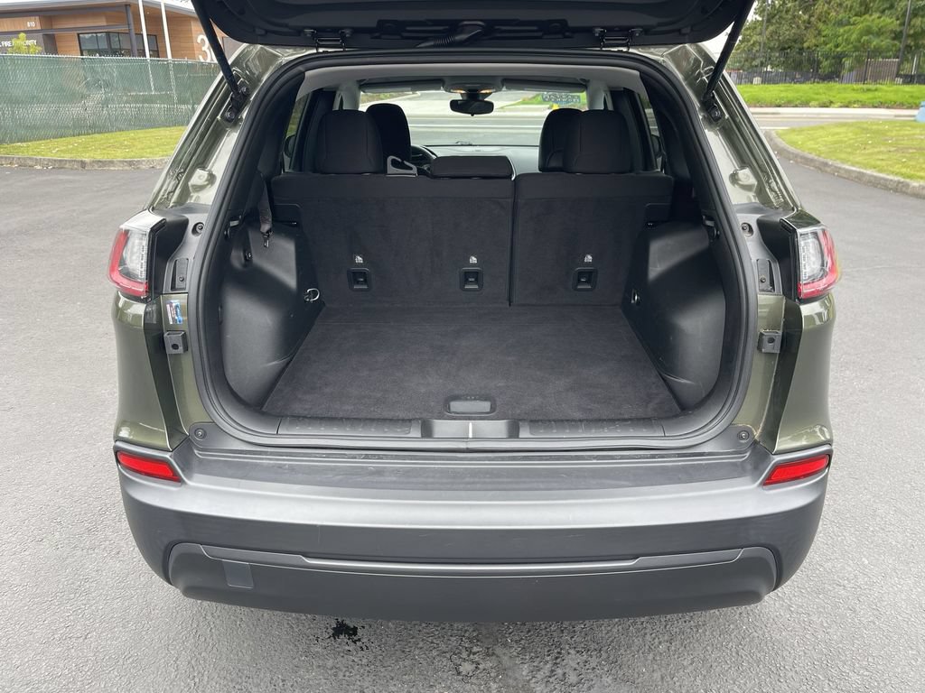 Used 2021 Jeep Cherokee Latitude FWD image 23