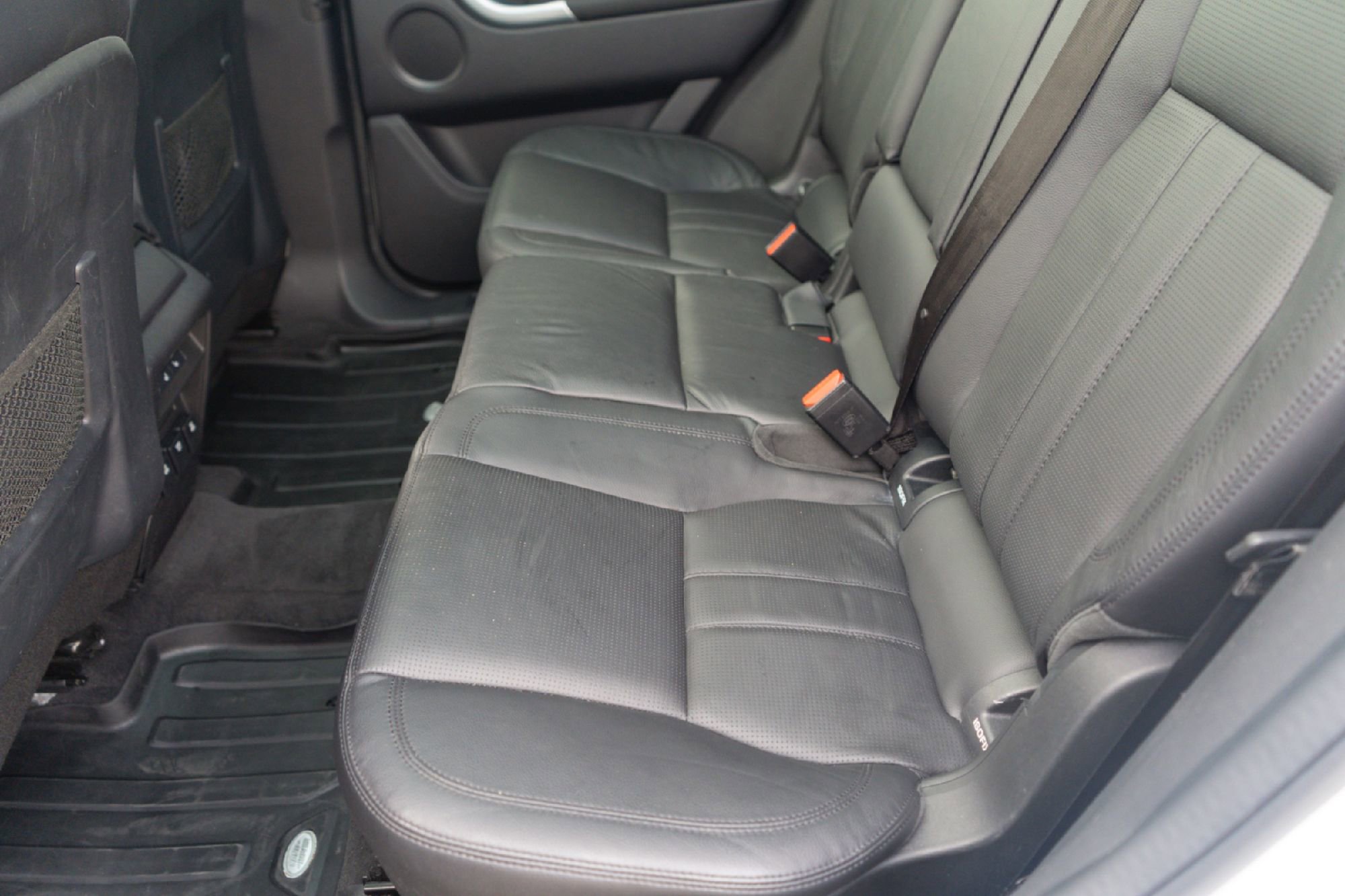 Used 2017 Land Rover Discovery Sport HSE image 23