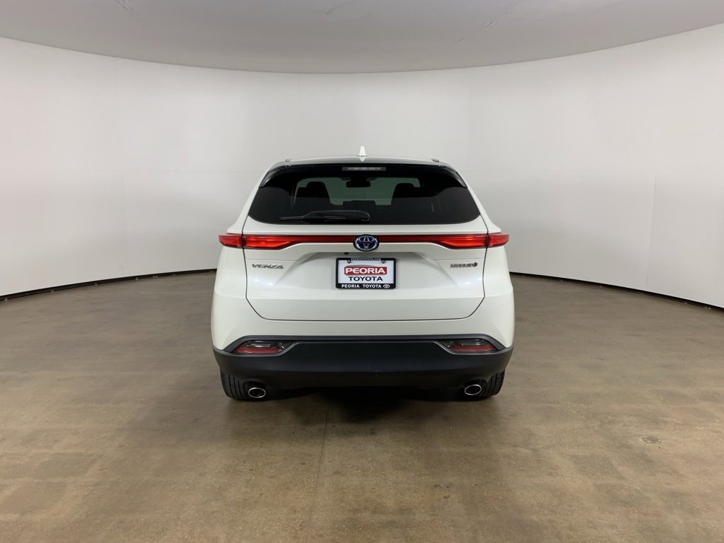 Used 2021 Toyota Venza LE image 32