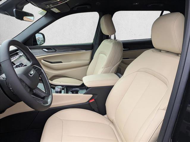 New 2025 Jeep Grand Cherokee L Limited image 10