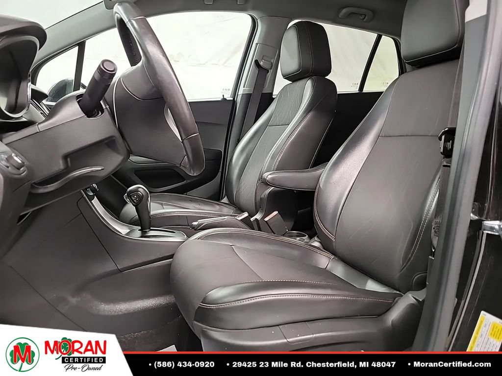 Used 2019 Chevrolet Trax LT w/ LT Convenience Package FWD image 10