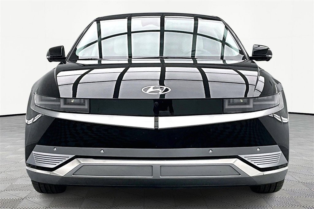 Used 2024 Hyundai Ioniq 5 Limited image 3