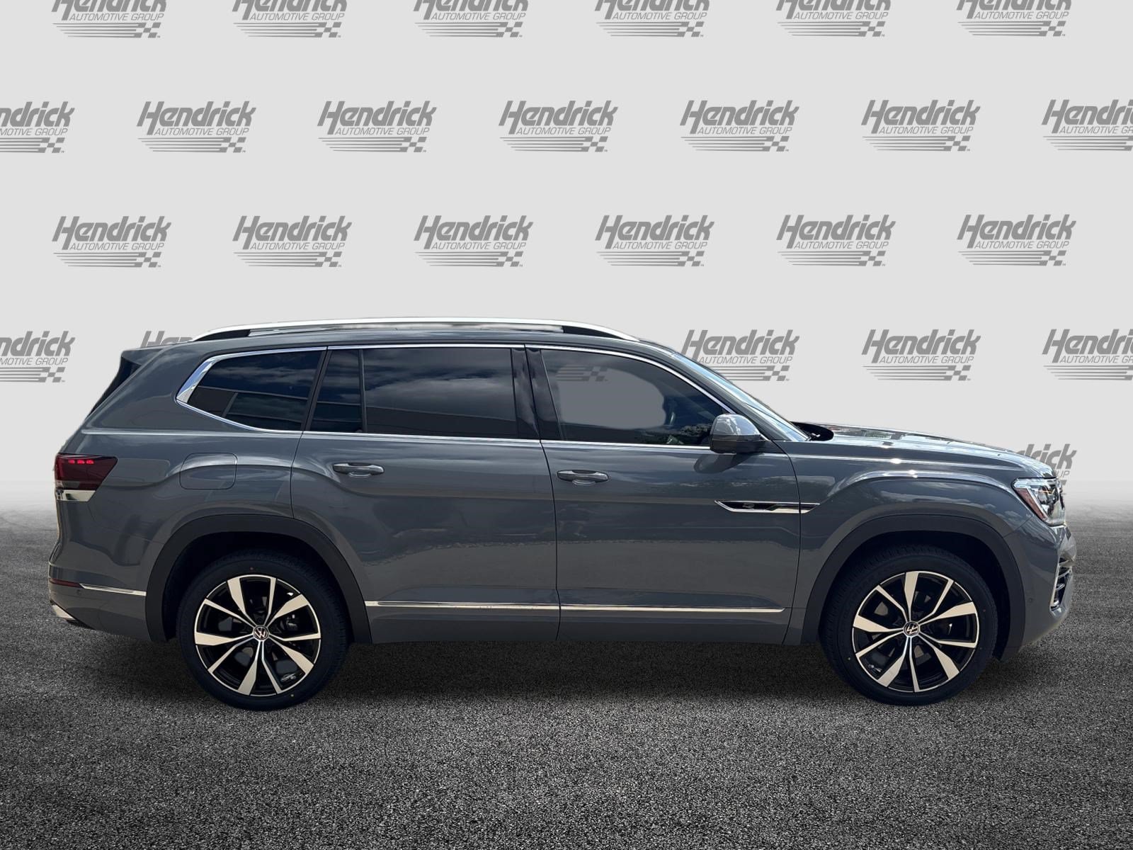 Used 2025 Volkswagen Atlas SEL Premium R-Line AWD/4WD image 11