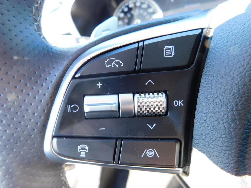 Used 2026 Genesis G70 2.5T Prestige image 19