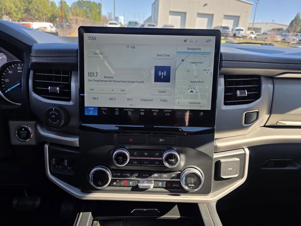 Used 2022 Ford Expedition XLT image 26