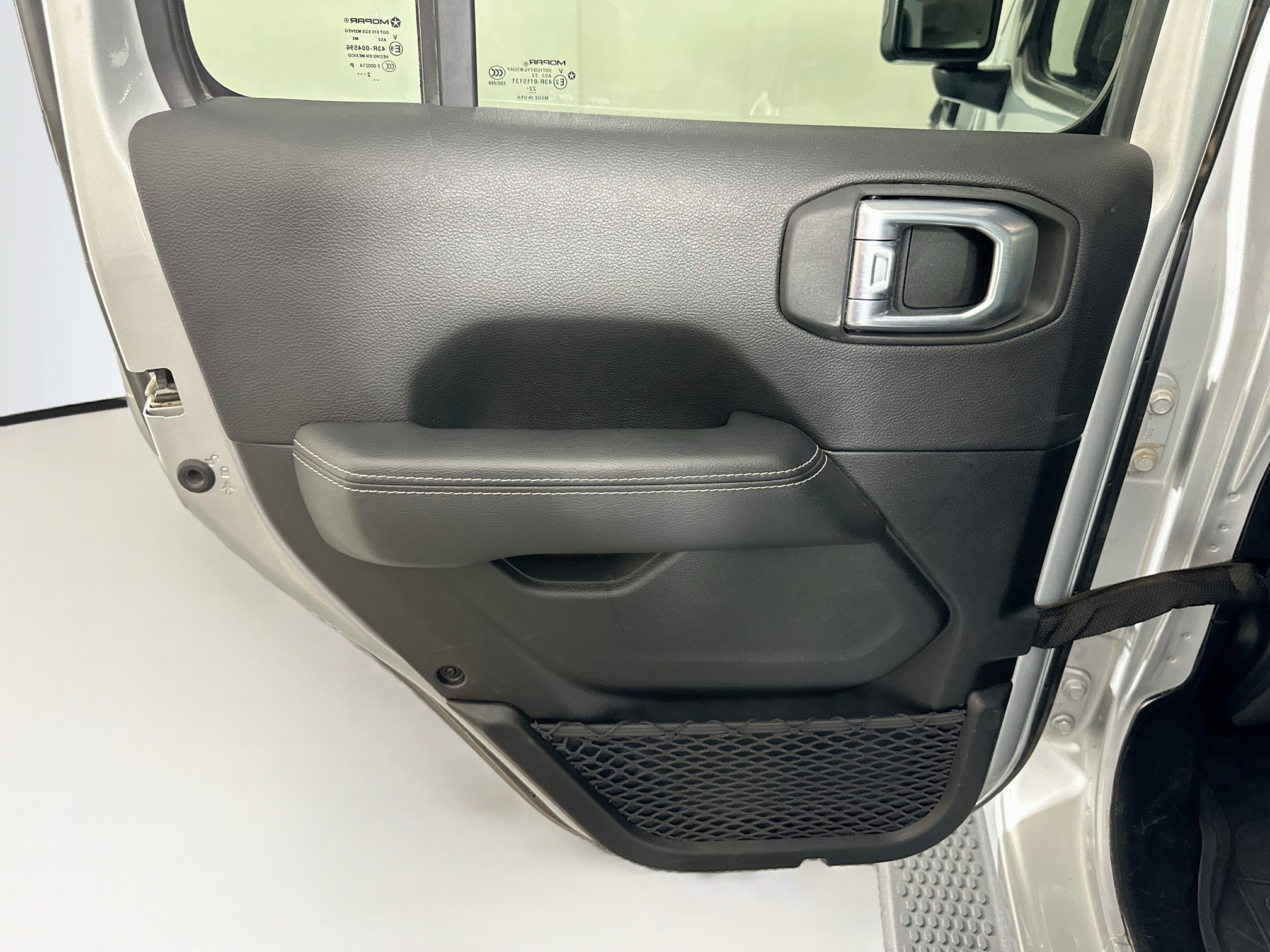 Used 2023 Jeep Wrangler Unlimited Sahara AWD/4WD image 25