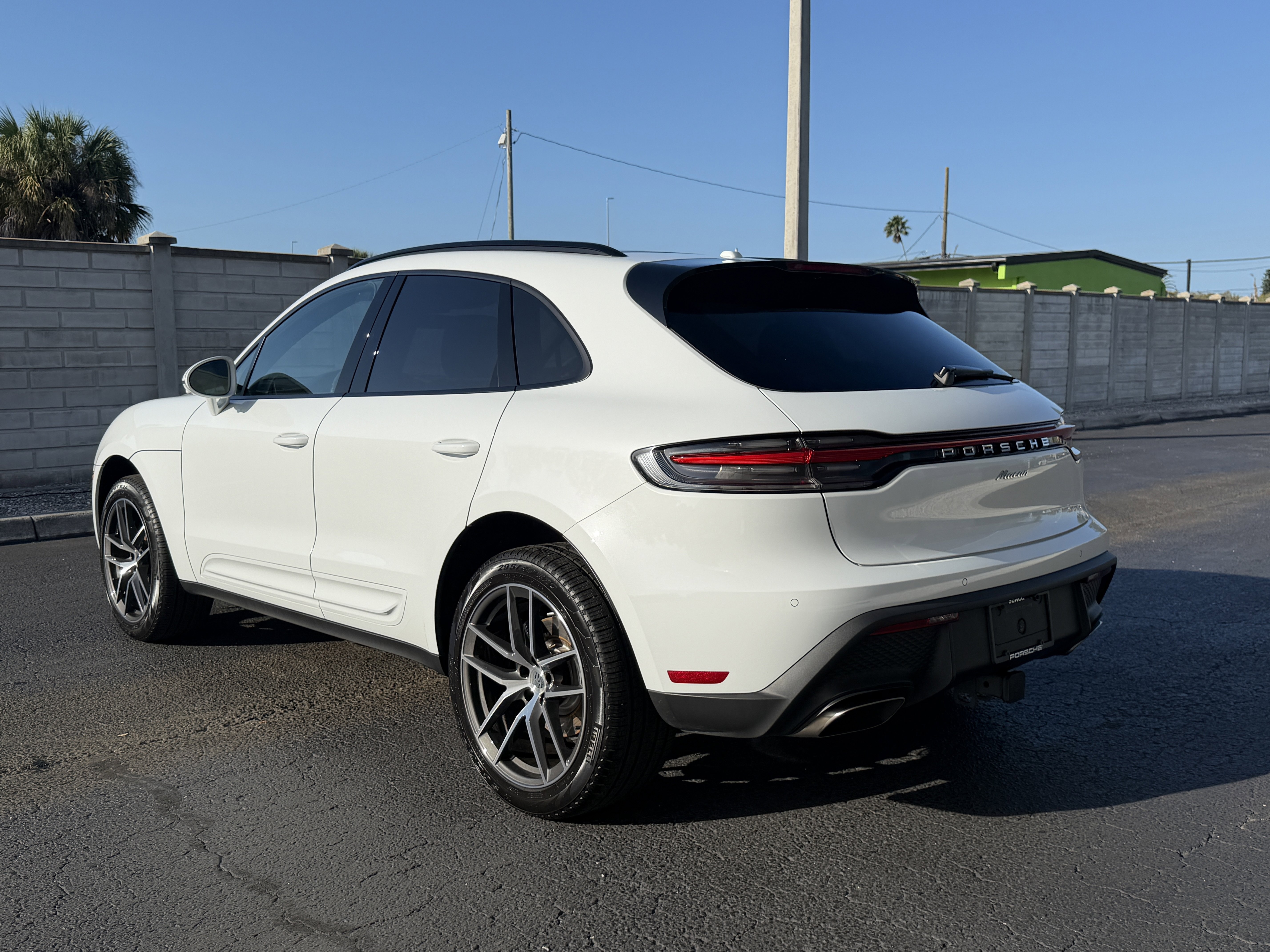 Used 2025 Porsche Macan image 3