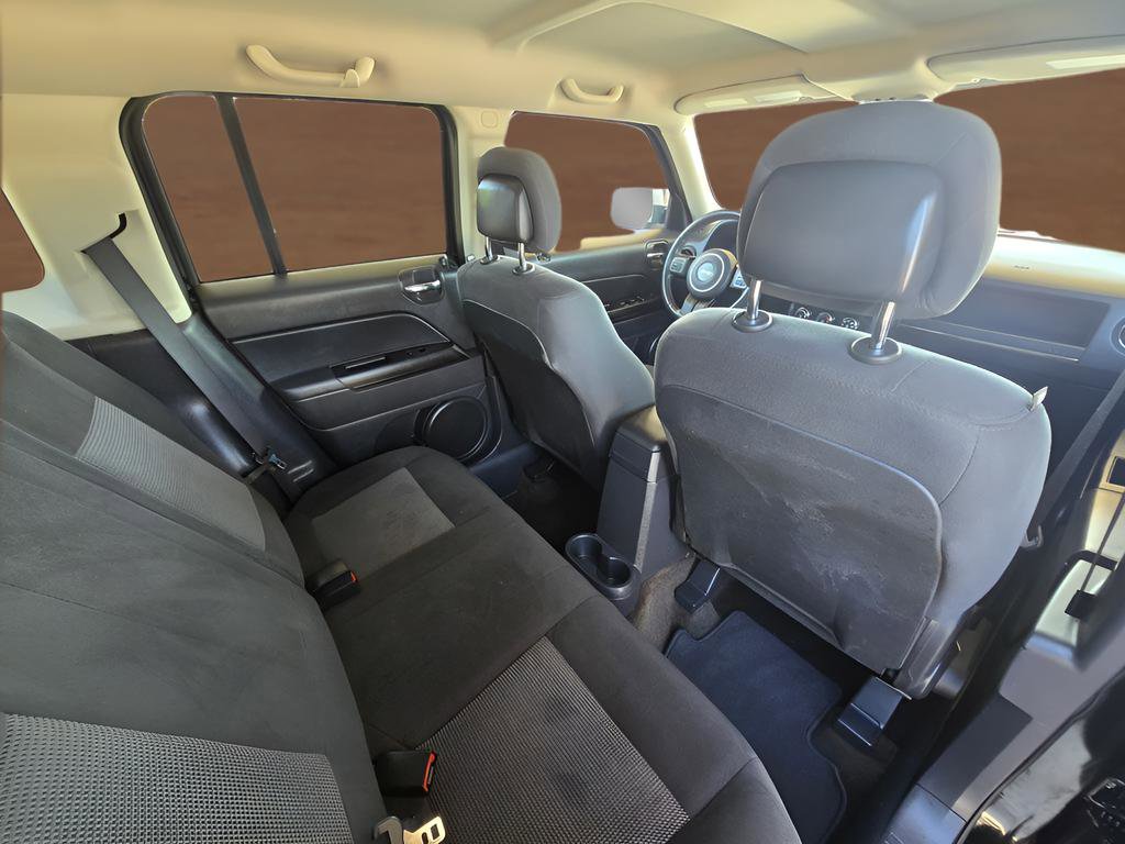 Used 2014 Jeep Patriot Latitude FWD image 30