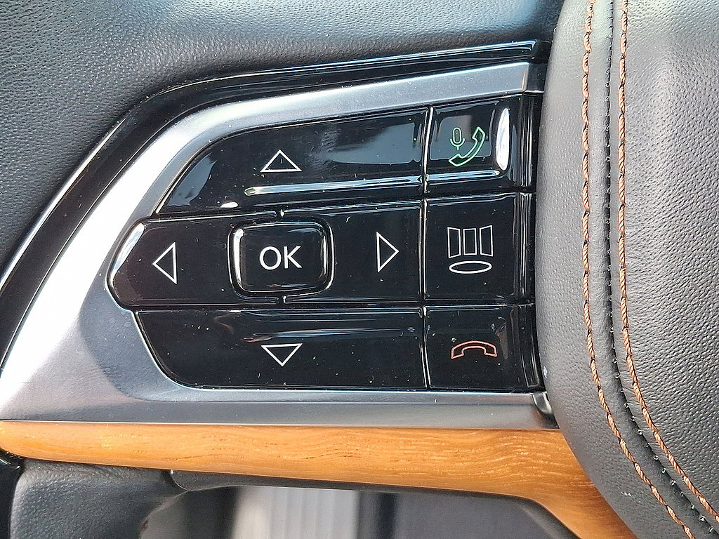 Used 2024 Jeep Grand Cherokee Summit AWD/4WD image 23