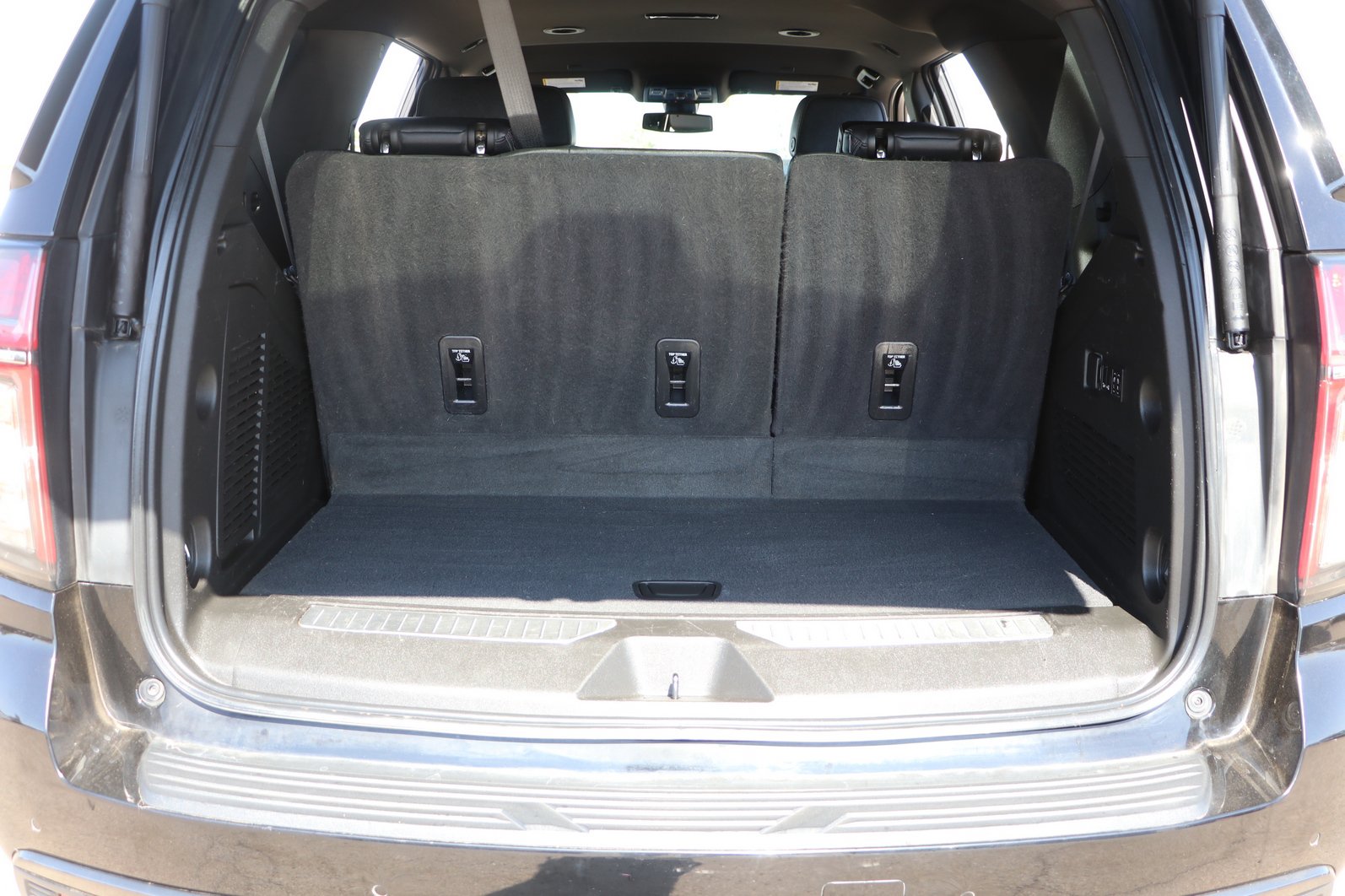 Used 2022 Chevrolet Tahoe RST w/ Sport Performance Package AWD/4WD image 29