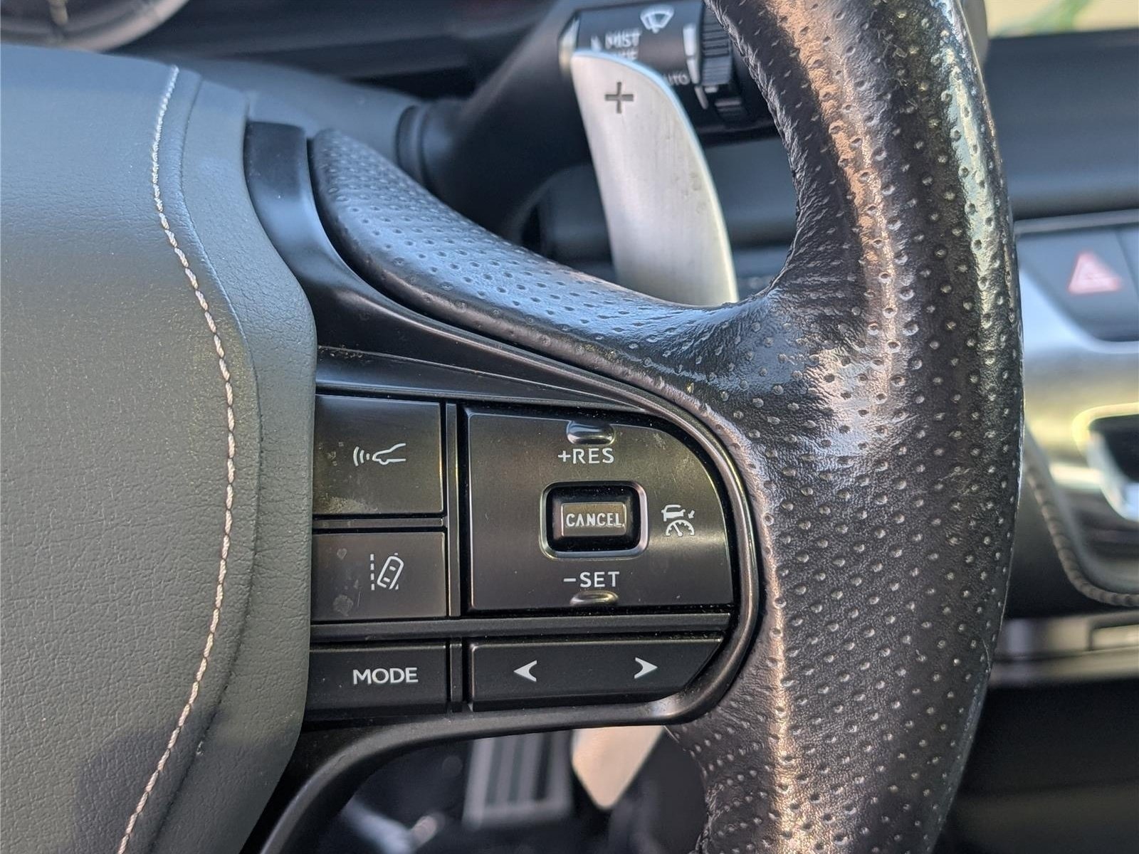 Used 2018 Lexus LC 500 Coupe w/ Sport Package RWD image 22