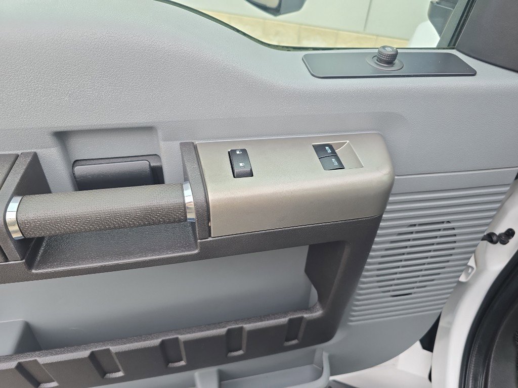 Used 2022 Ford F750 2WD Regular Cab Super Duty image 21