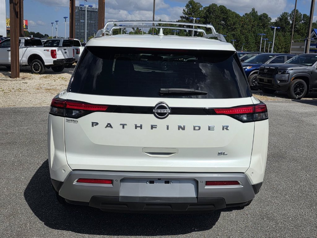 Used 2024 Nissan Pathfinder SL w/ SL Premium Package FWD image 3