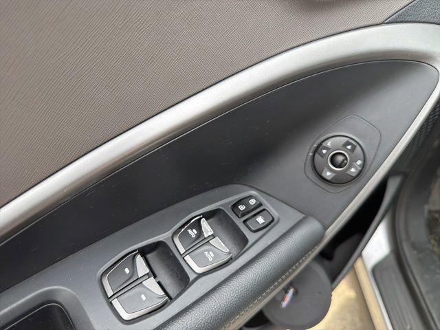 Used 2017 Hyundai Santa Fe SE FWD image 6