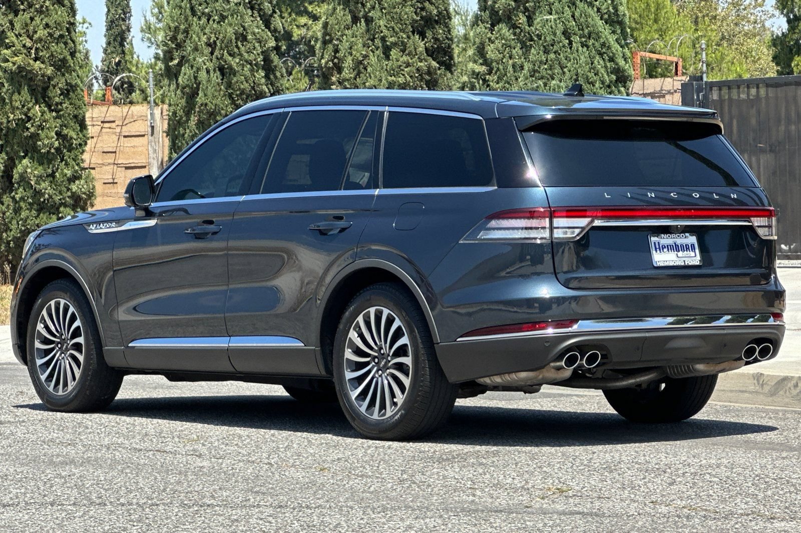 Used 2023 Lincoln Aviator Reserve w/ Equipment Group 201A RWD image 6