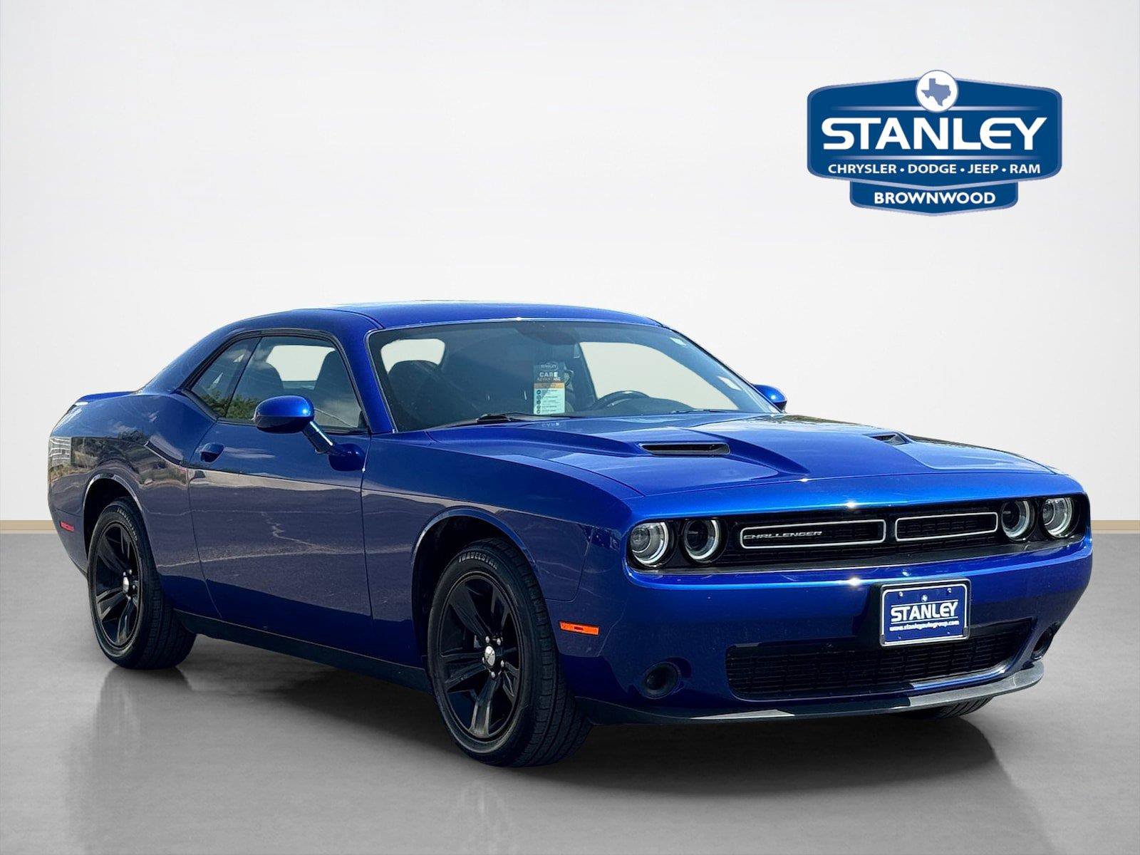 Used 2020 Dodge Challenger SXT RWD image 1