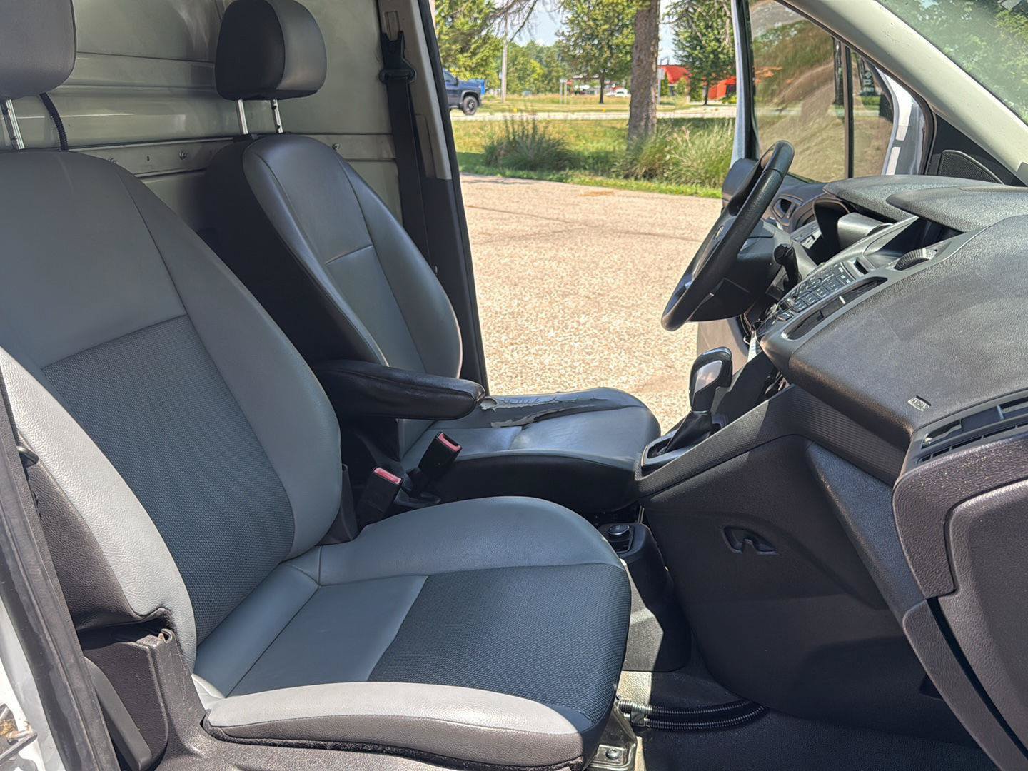 Used 2016 Ford Transit Connect XL FWD image 21