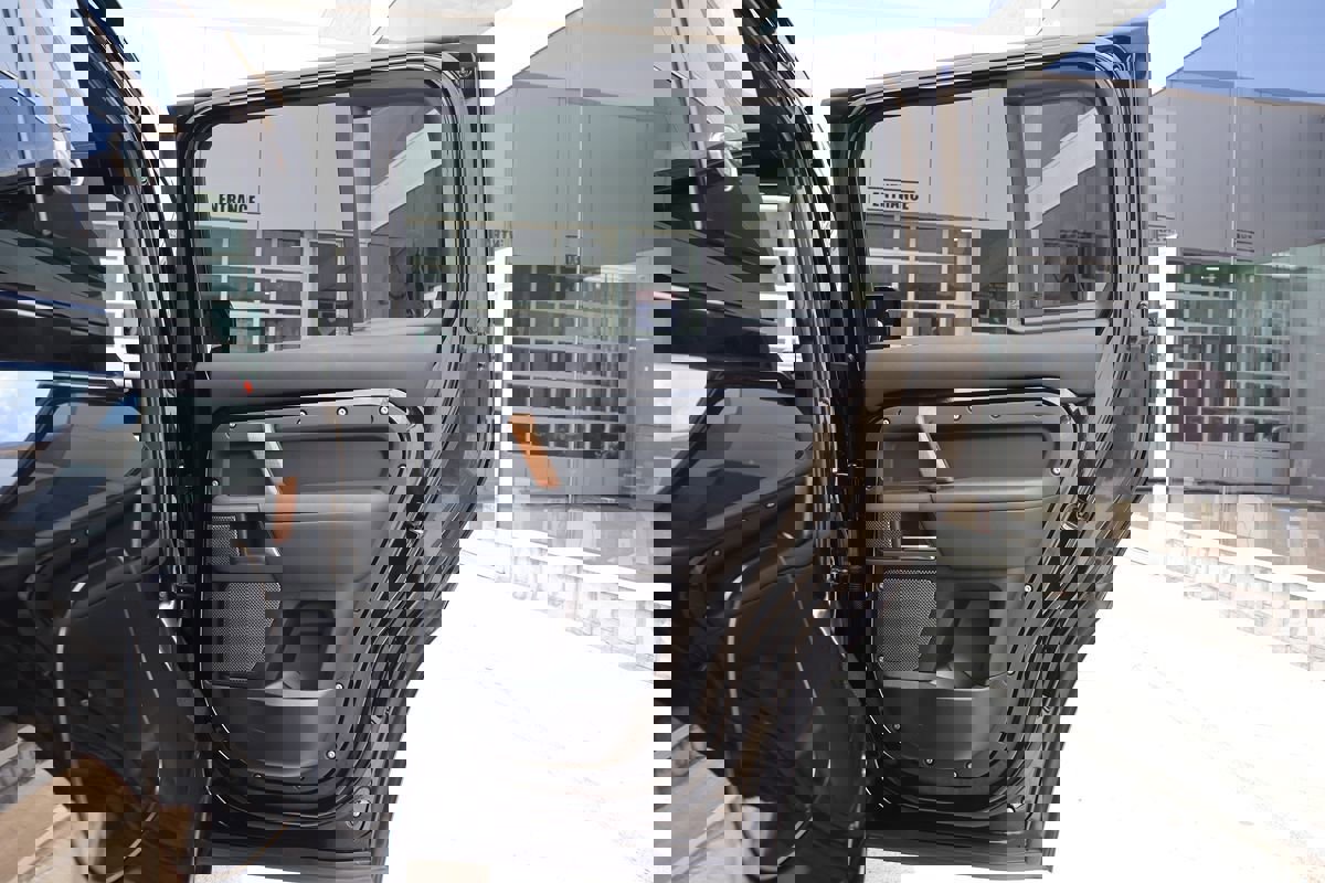 Used 2022 Land Rover Defender 110 X image 55