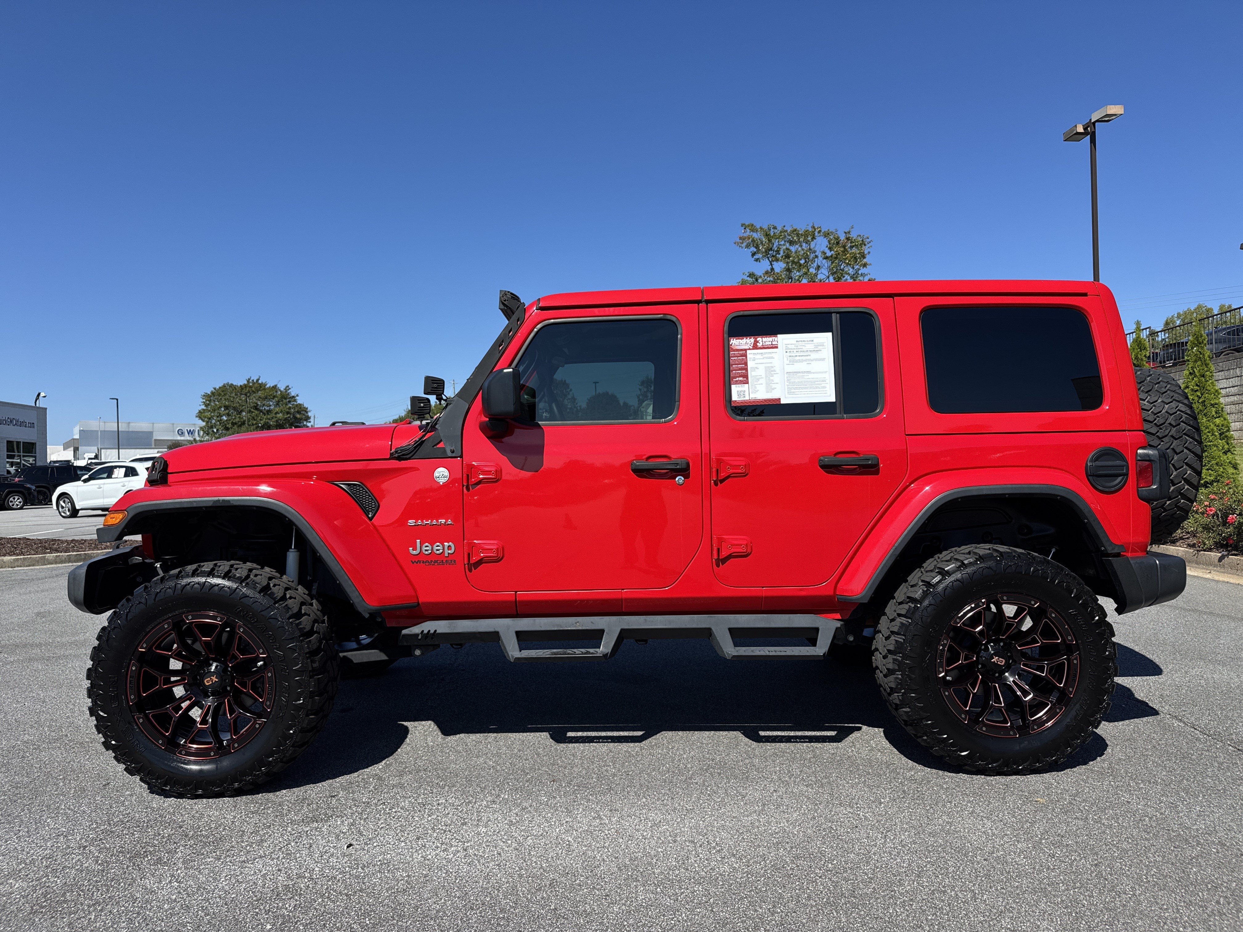 Used 2018 Jeep Wrangler Unlimited Sahara AWD/4WD image 7