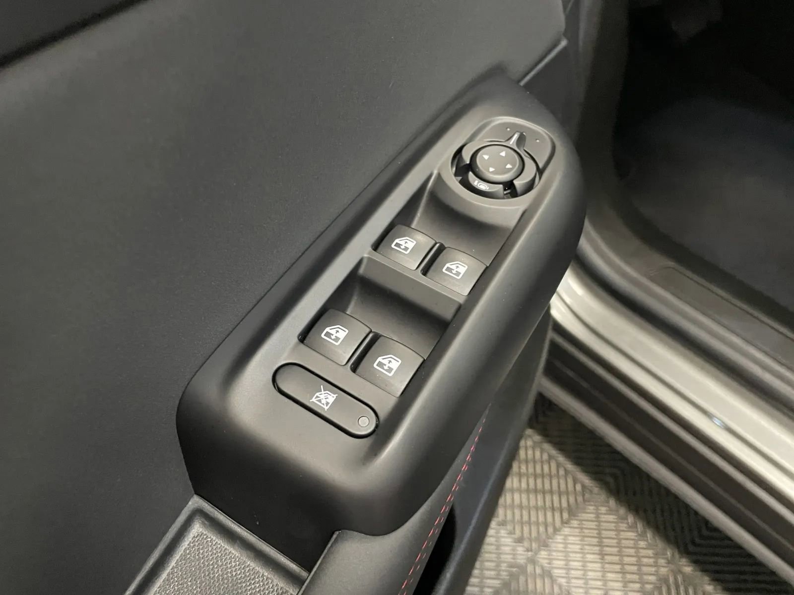 Used 2024 Dodge Hornet R/T image 27