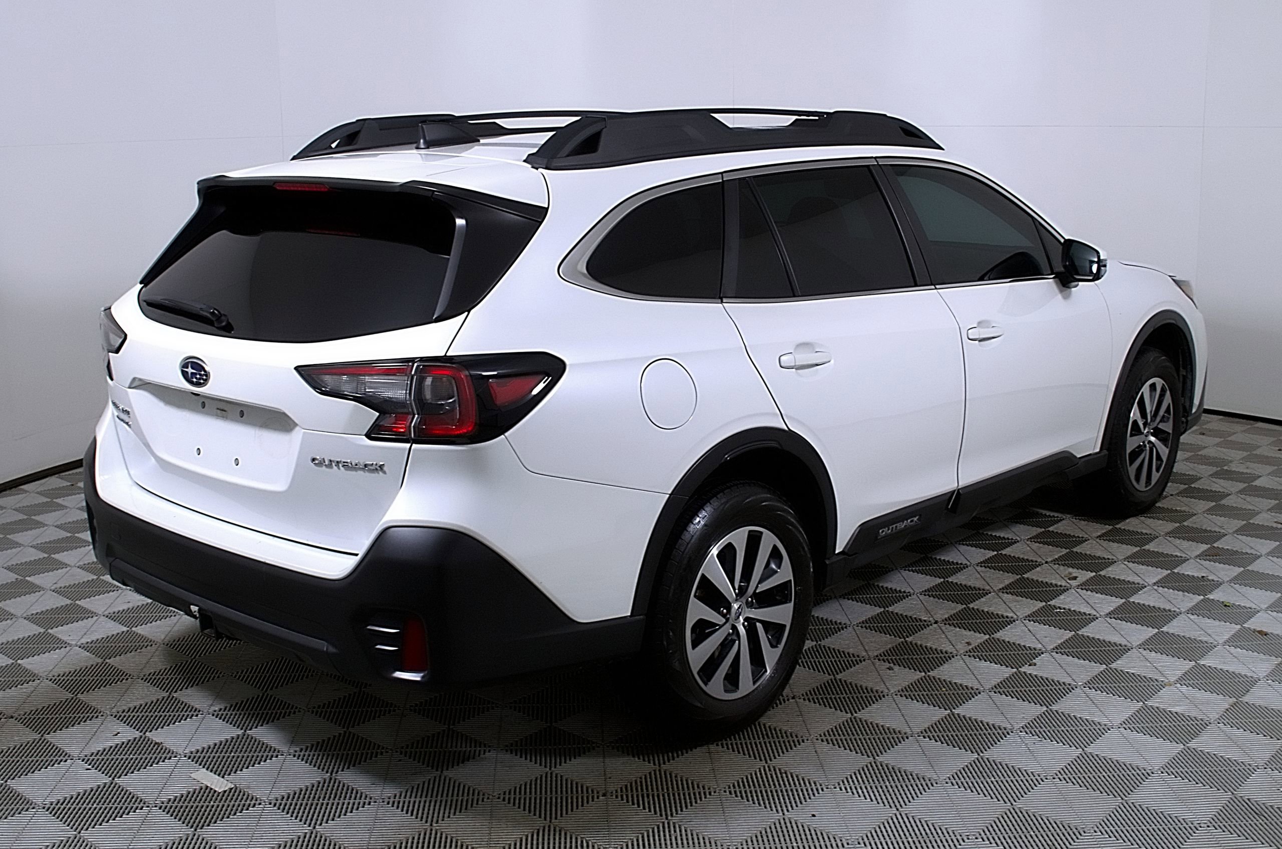 Used 2022 Subaru Outback Premium image 7