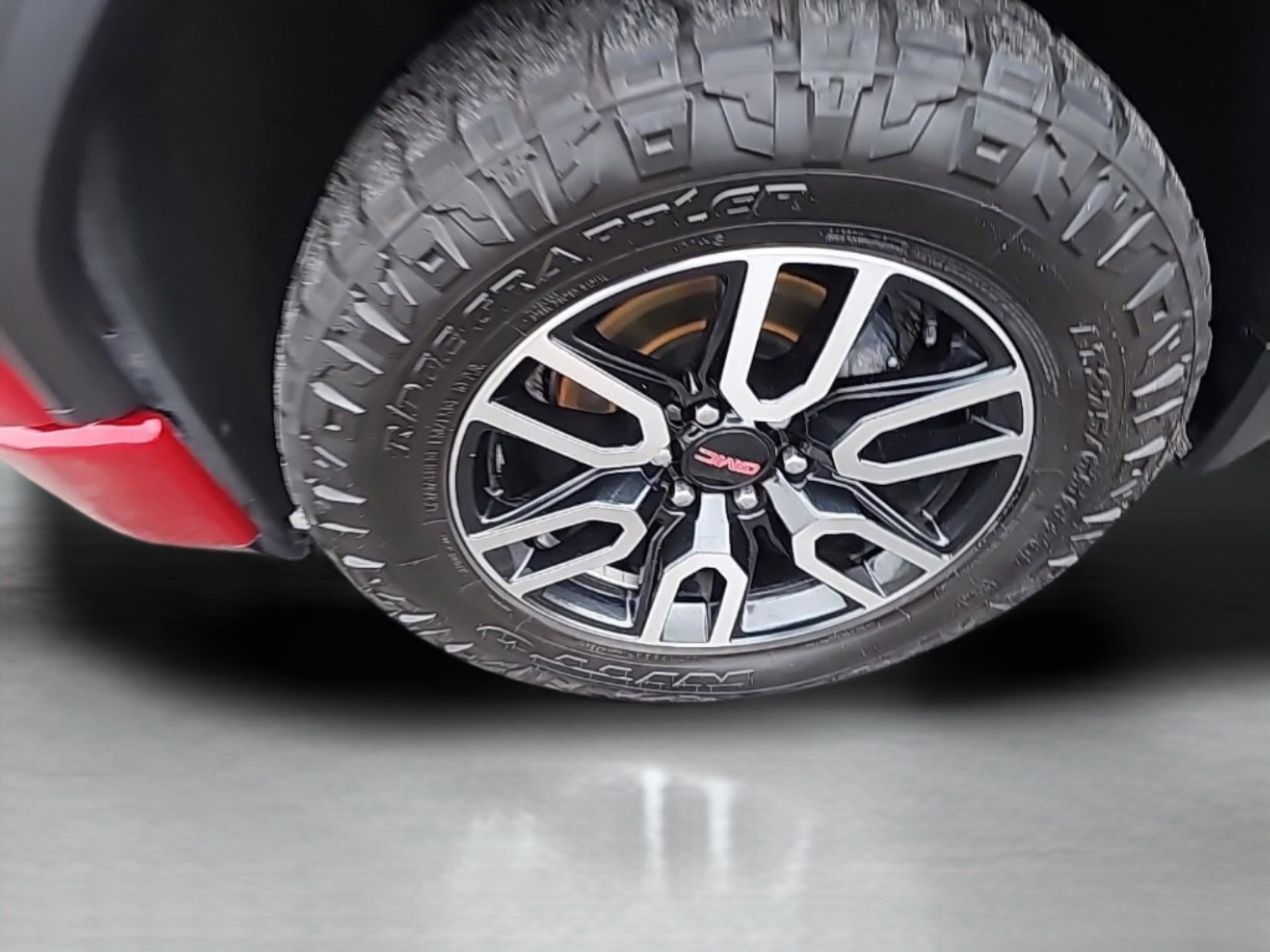 Used 2021 GMC Sierra 1500 AT4 w/ AT4 Preferred Package image 12