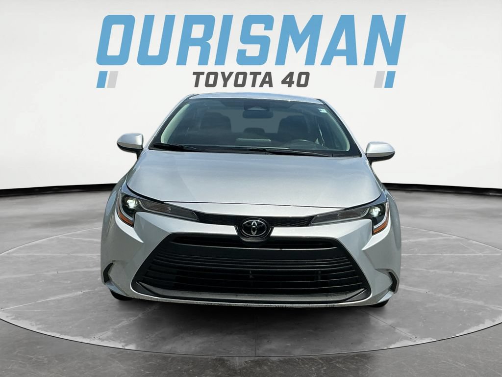 Used 2023 Toyota Corolla LE FWD image 2
