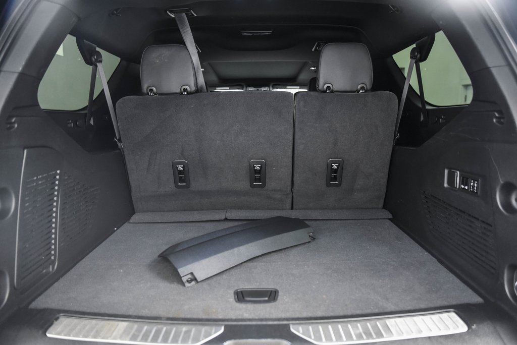 Used 2023 GMC Yukon XL AT4 image 13