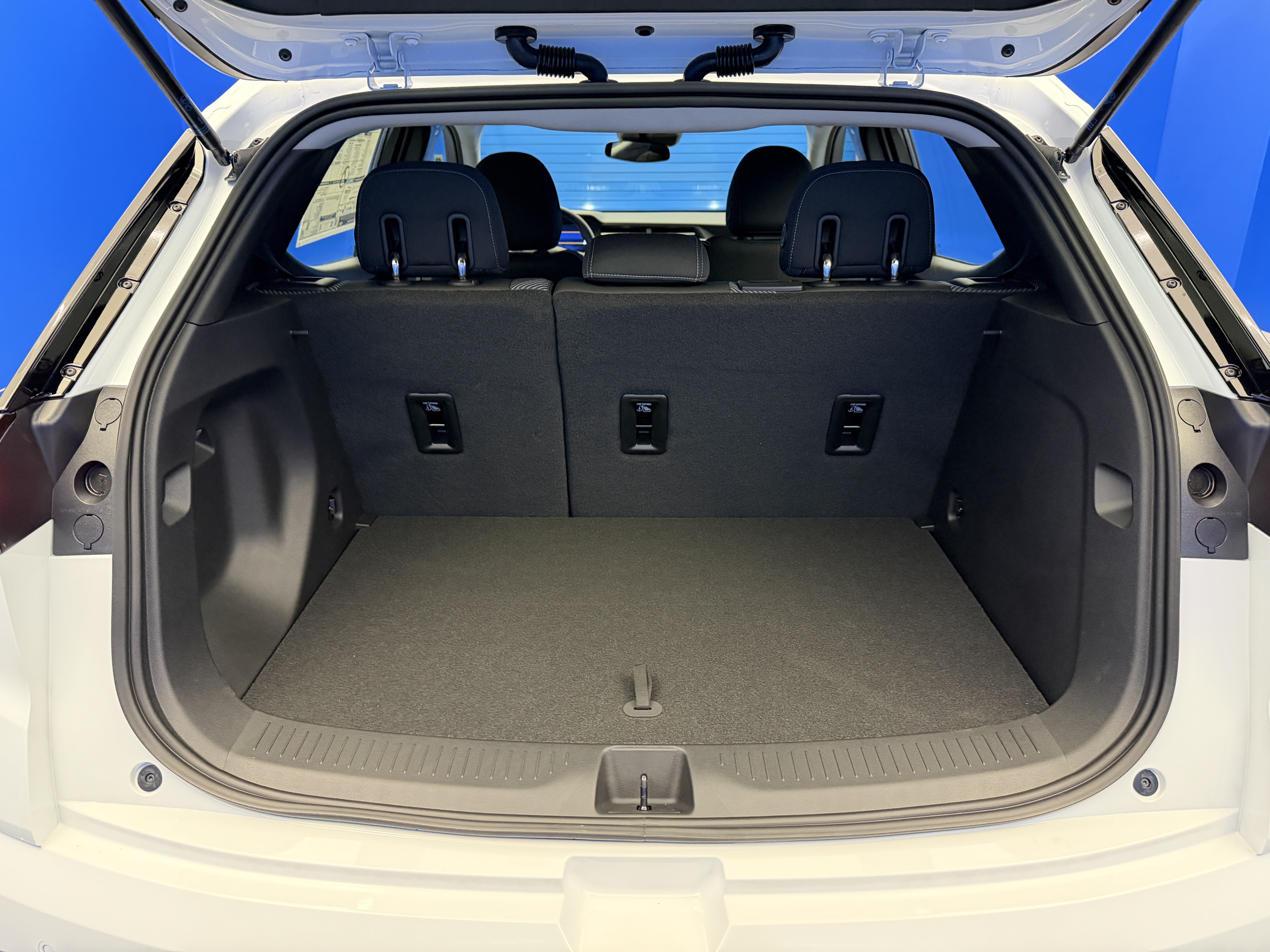 New 2027 Chevrolet Bolt LT FWD image 26
