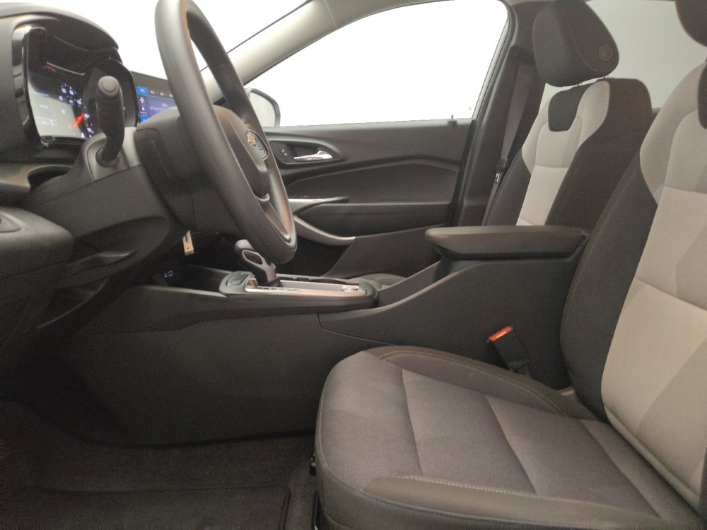 Used 2025 Chevrolet Trax LS FWD image 17