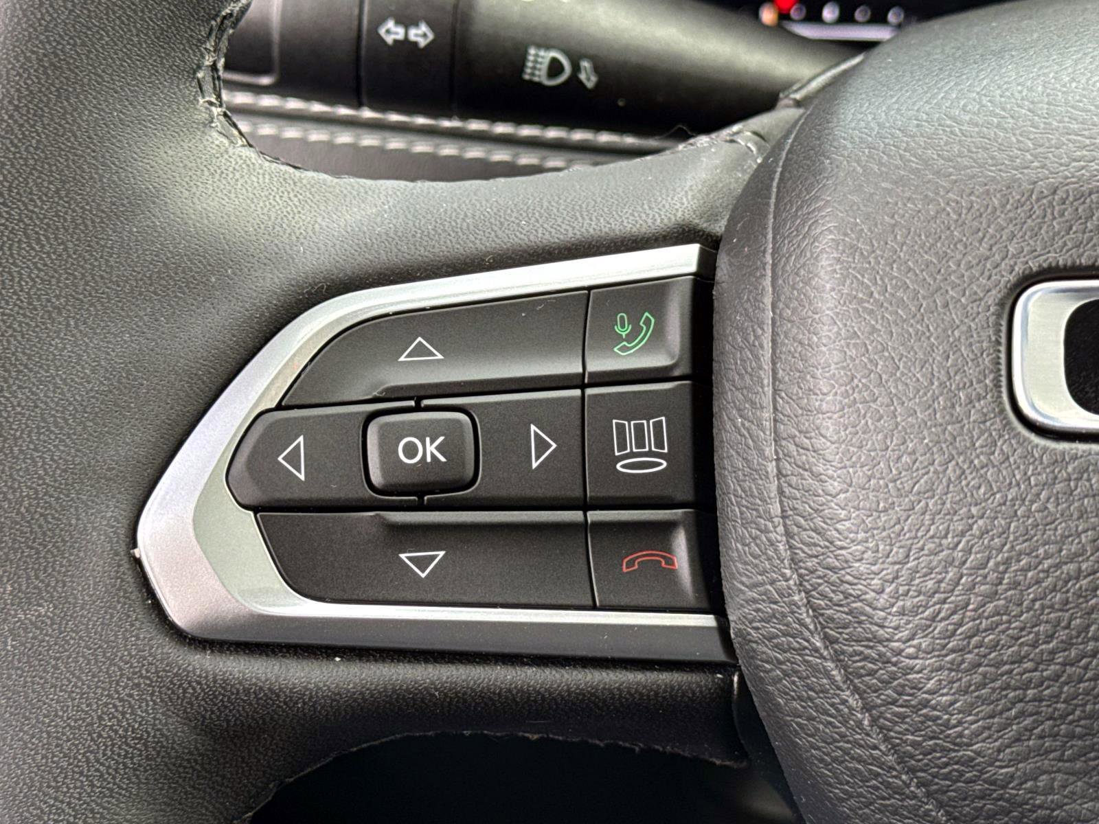 Used 2023 Jeep Compass High Altitude image 17