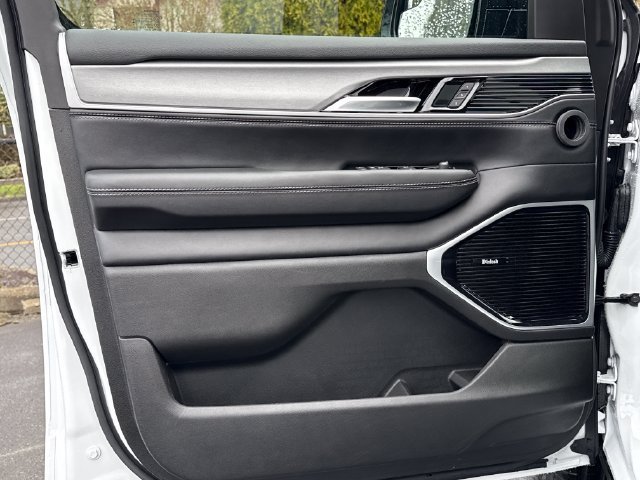 New 2026 Jeep Grand Wagoneer Limited AWD/4WD image 15
