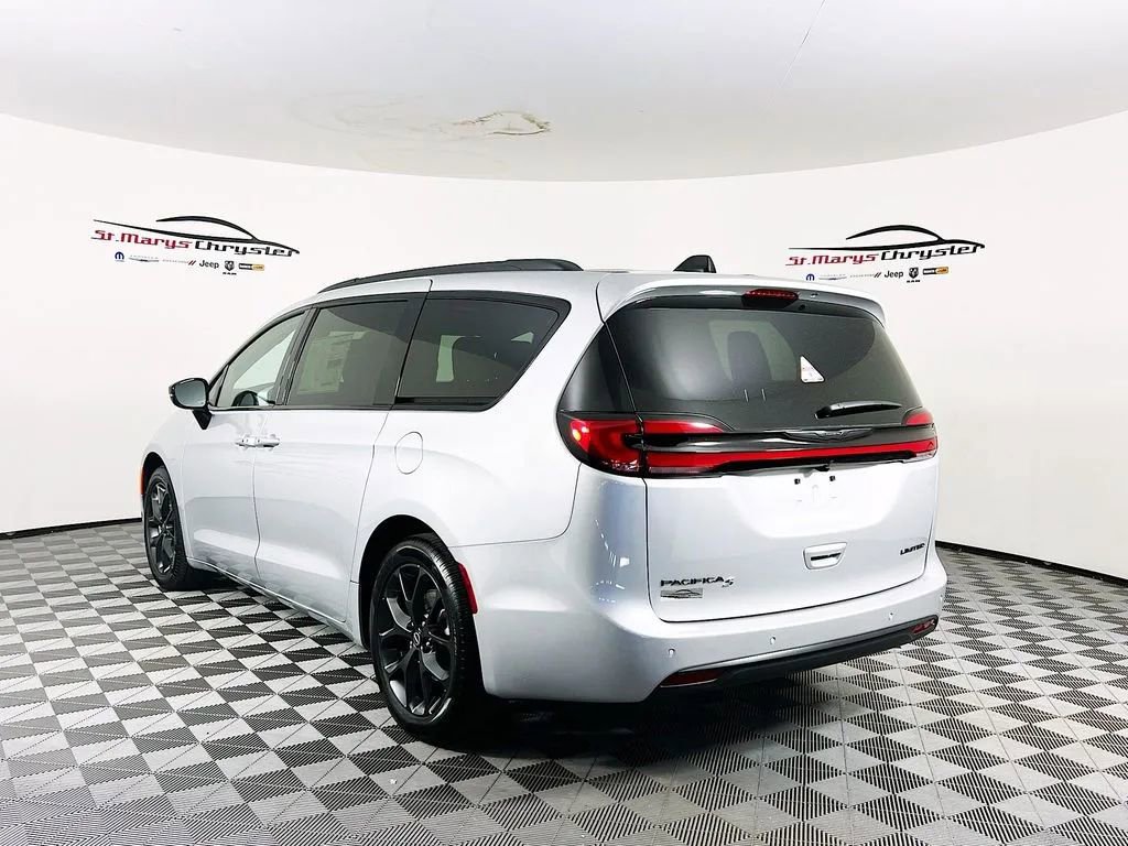 New 2026 Chrysler Pacifica Limited w/ S Appearance Package image 6