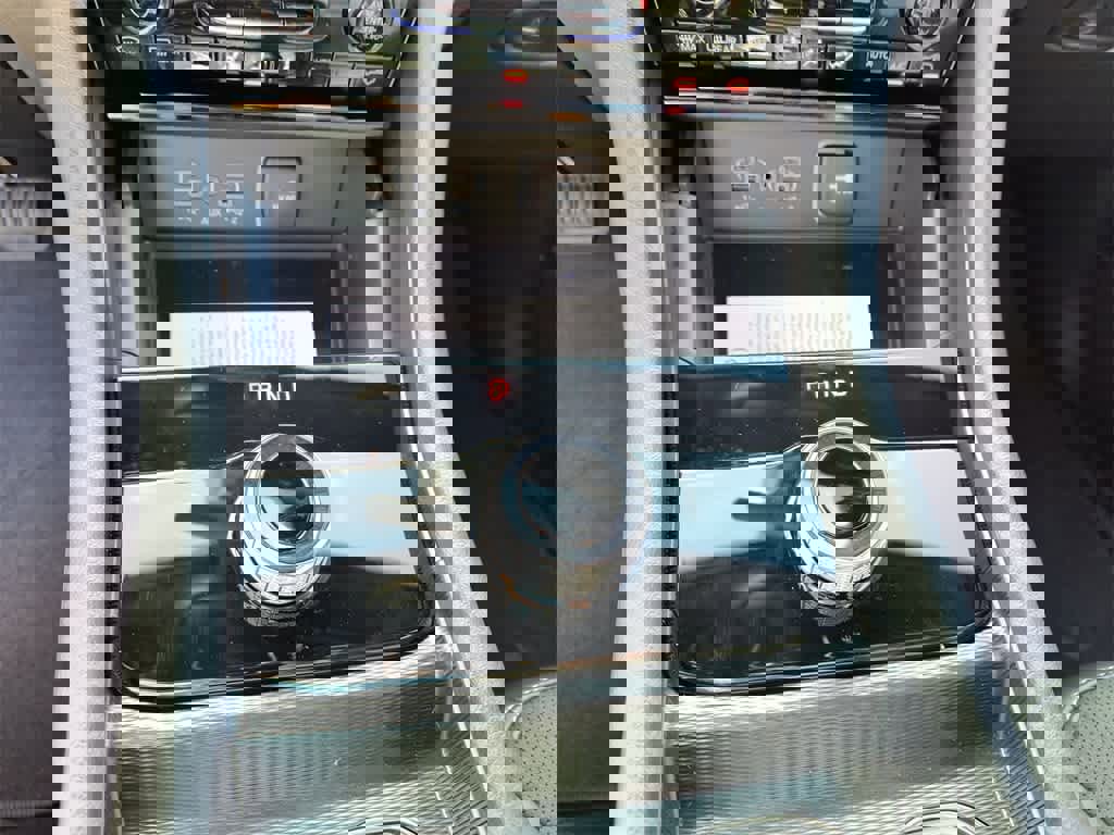 New 2025 Jeep Grand Cherokee L Laredo image 19