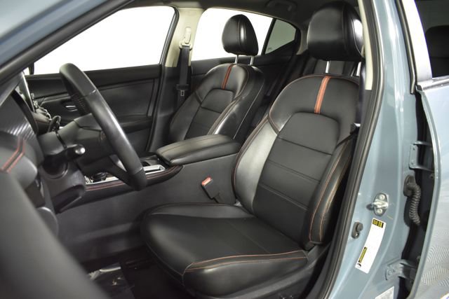 Certified 2025 Nissan Sentra SR w/ SR Premium Package image 10