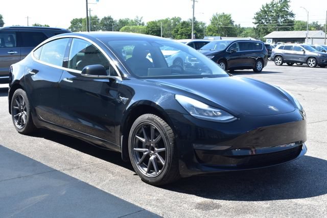 Used 2020 Tesla Model 3 Standard Range RWD image 11