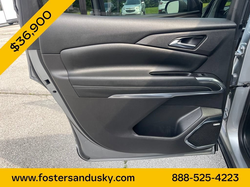 Used 2024 Chevrolet Traverse LT w/ Enhanced Driving Package FWD image 16