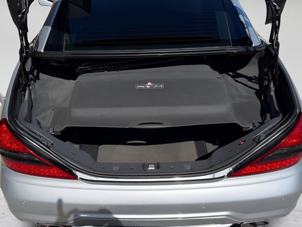 Used 2011 Mercedes-Benz SL 550 image 19