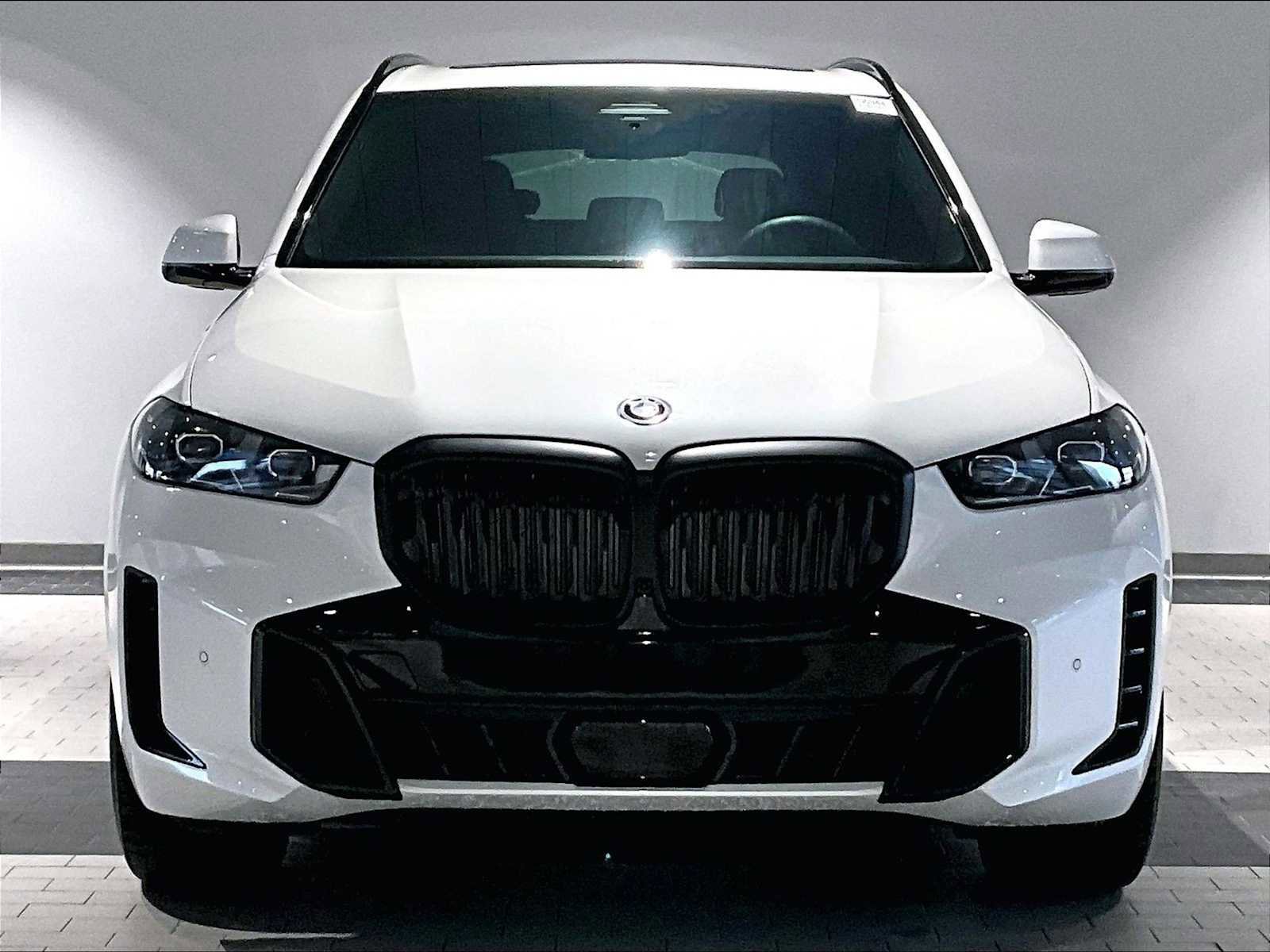 Used 2025 BMW X5 xDrive50e w/ M Sport Package image 13