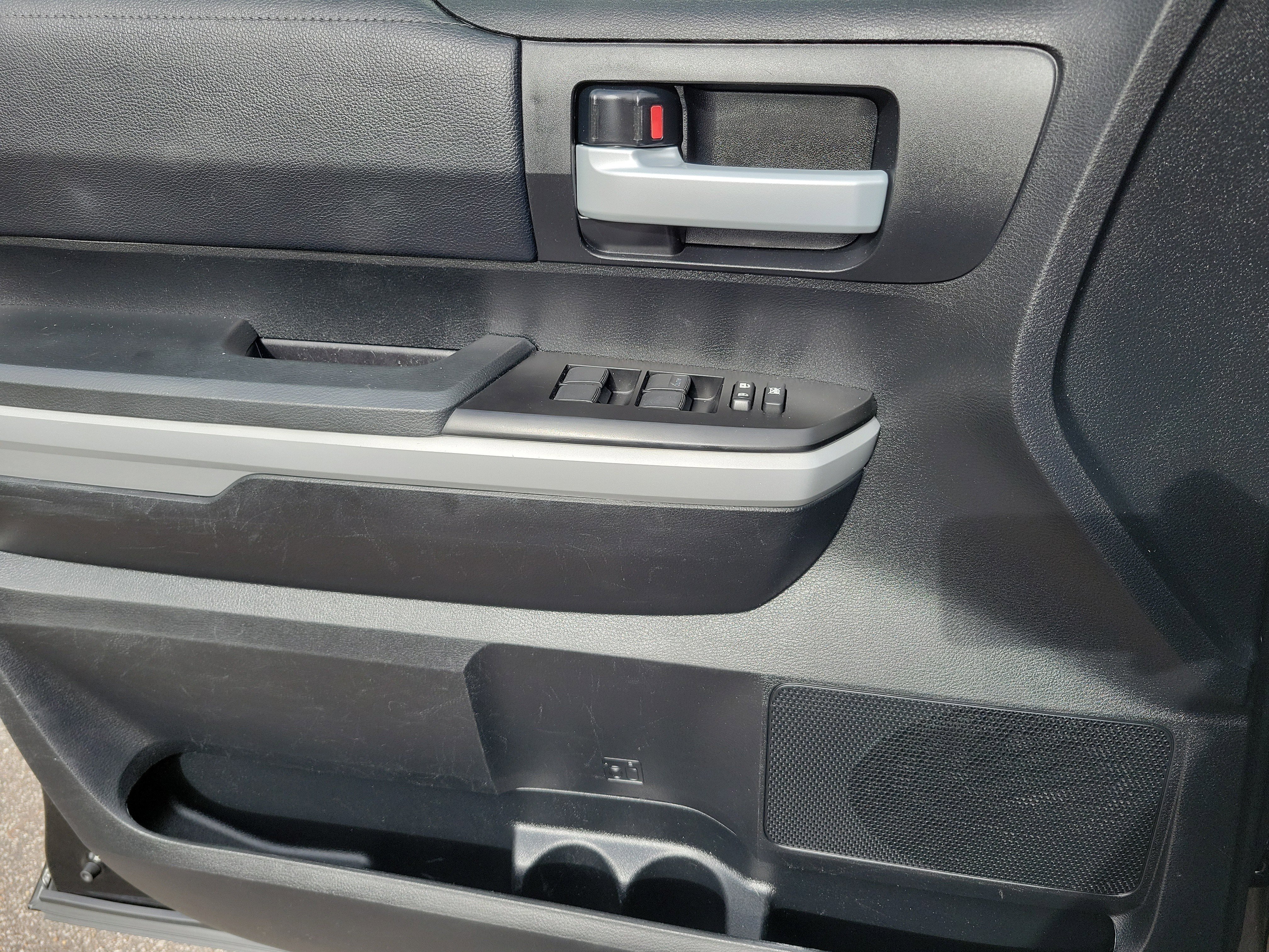 Used 2021 Toyota Tundra SR5 w/ SR5 Leather Package image 19