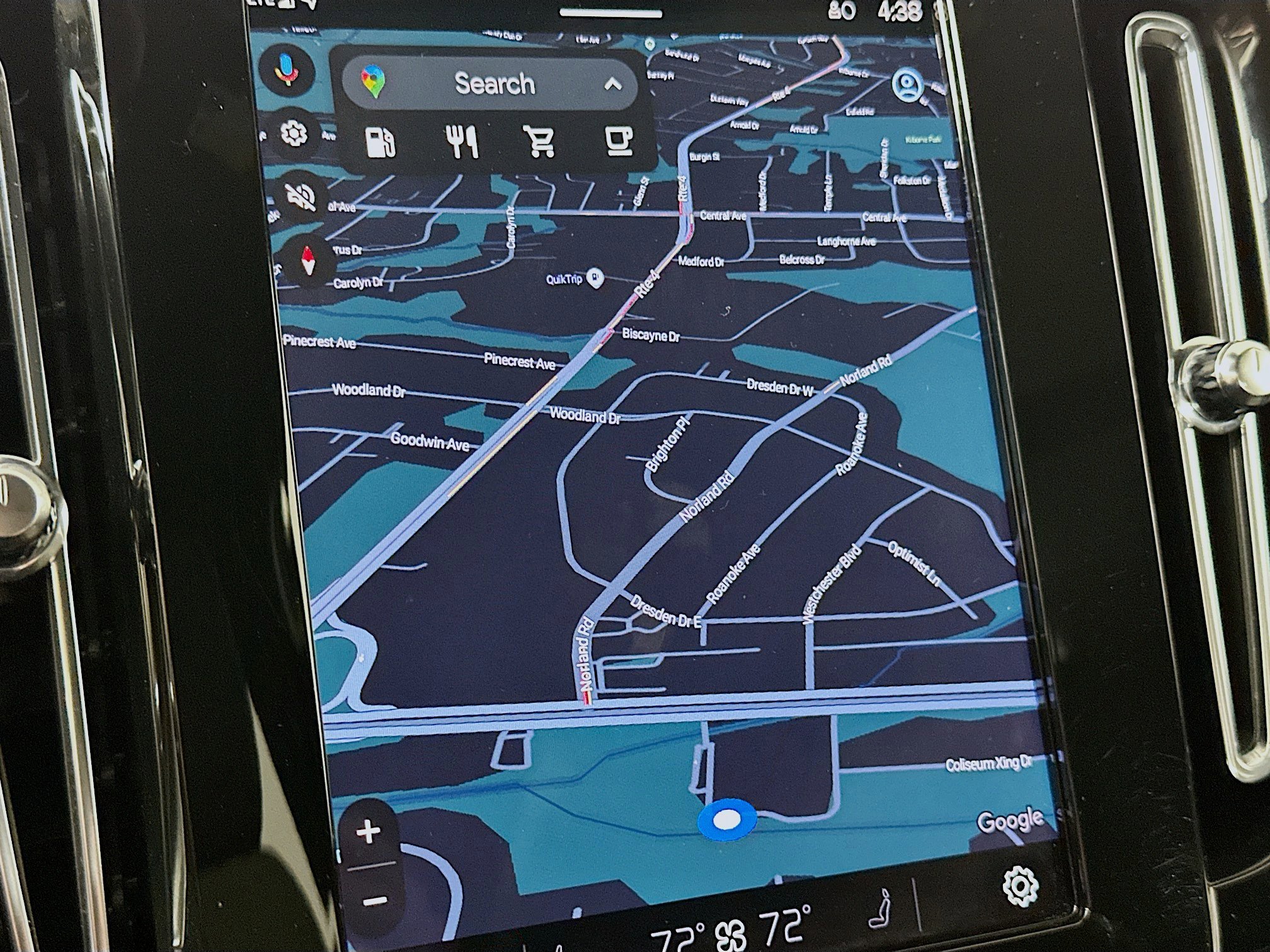 Used 2024 Volvo XC40 B5 Core image 22