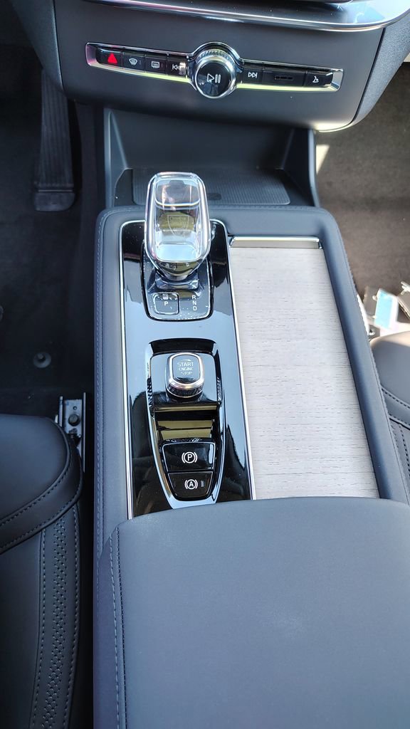 New 2026 Volvo XC90 B6 Plus w/ Protection Package Premier image 21