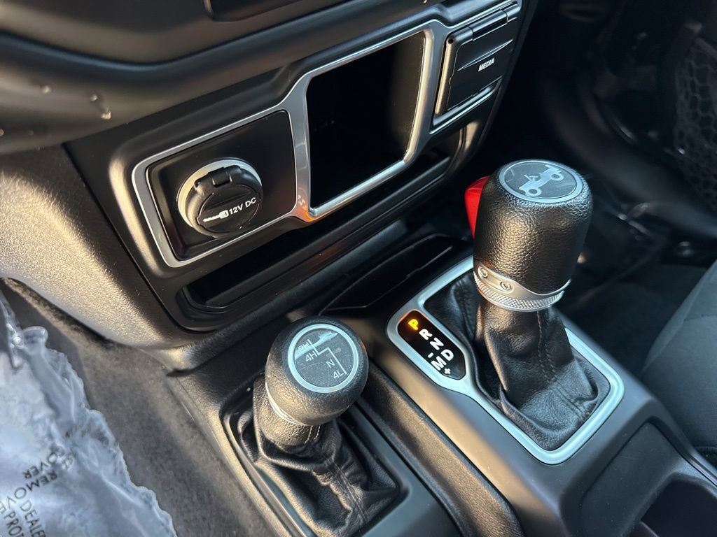 Used 2018 Jeep Wrangler Unlimited Sport AWD/4WD image 35