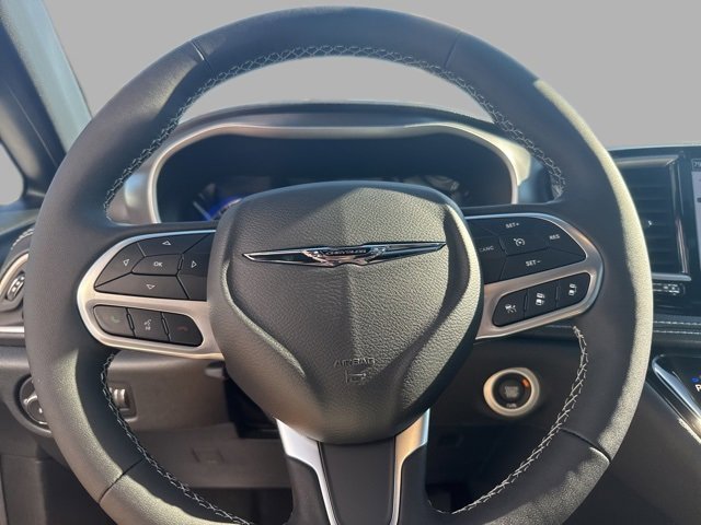 New 2026 Chrysler Pacifica Select image 16