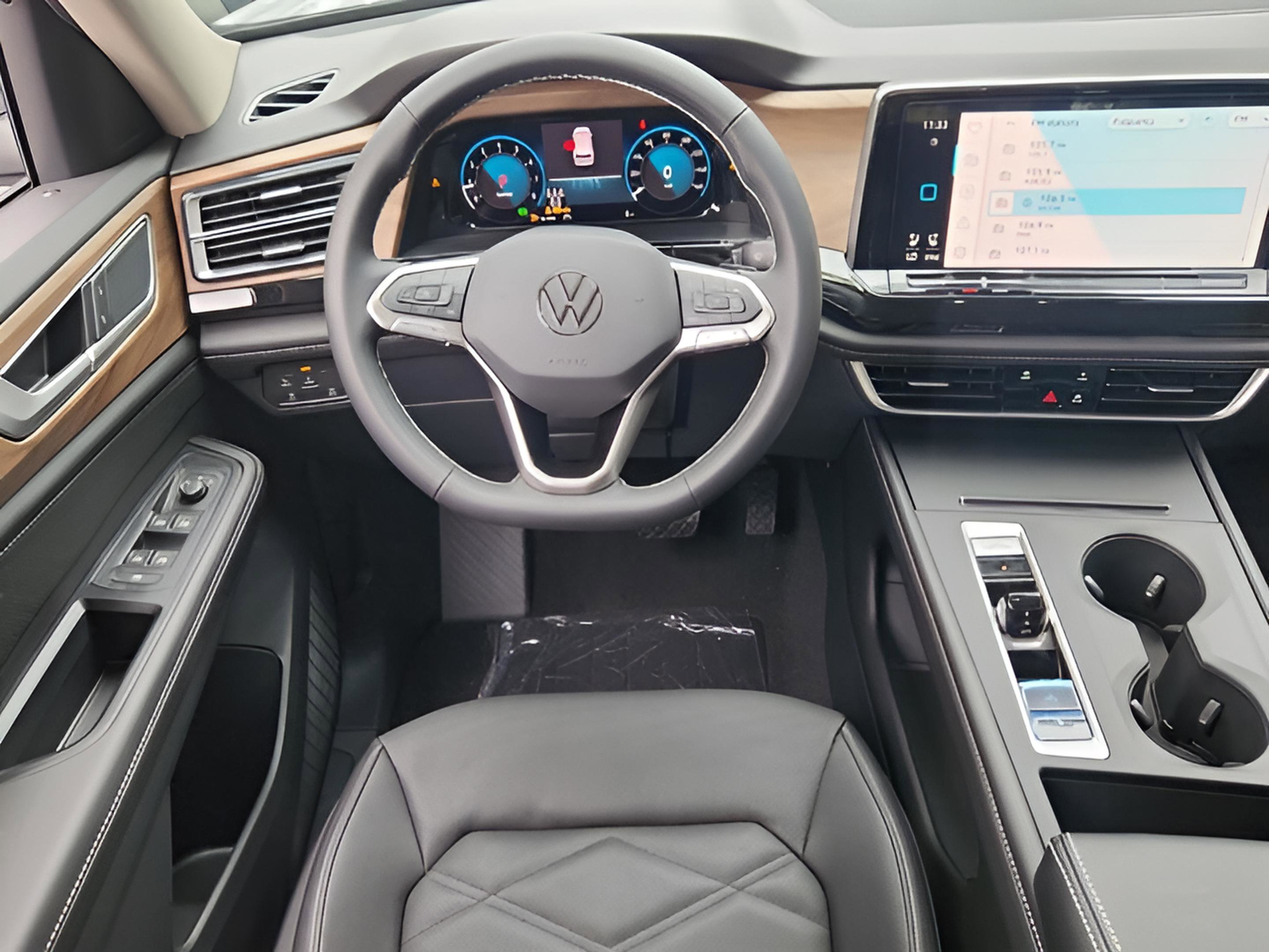 New 2026 Volkswagen Atlas SE image 12