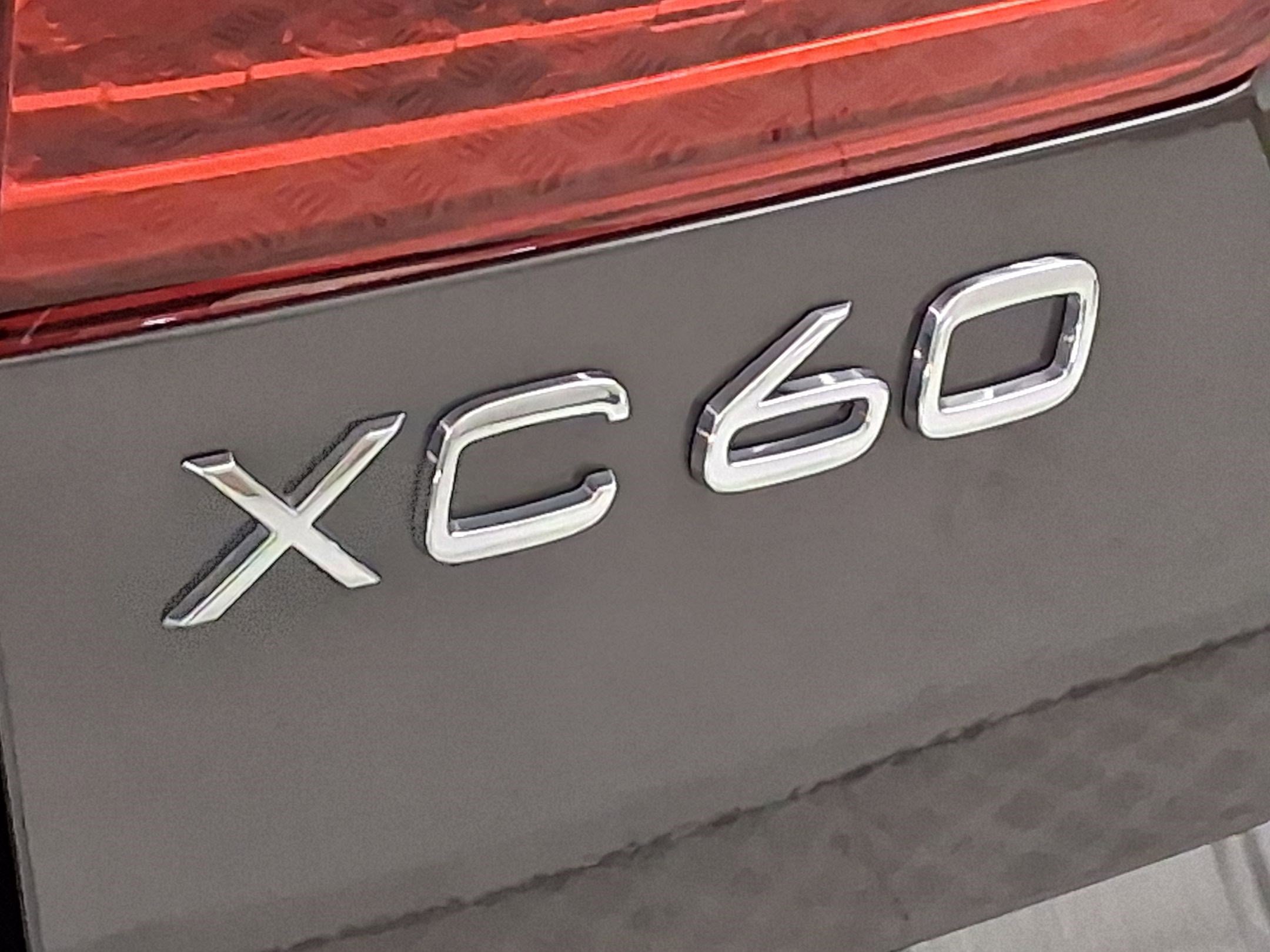 Used 2025 Volvo XC60 T8 Ultra w/ Protection Package Premier AWD/4WD image 23
